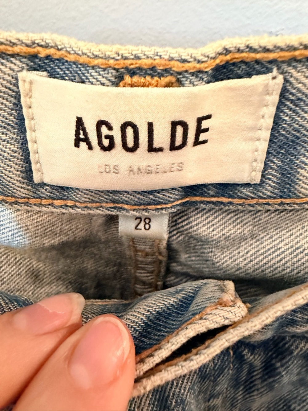 AGOLDE 90s Mid Rise Loose Fit Jeans in Fallout - Picture 4 of 5